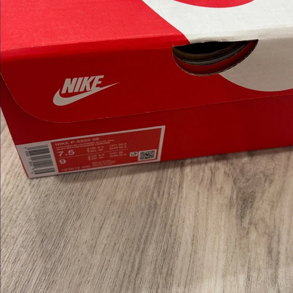 Nike Youth Dunks Dark Blue and White Sneakers size 6